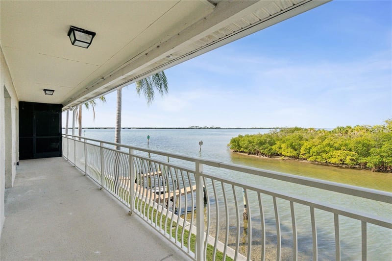 8829 Bay Pointe Dr #206, Tampa, FL 33615