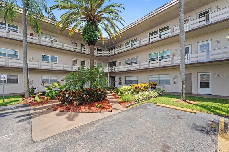 5530 80th St N #C101, St Petersburg, FL 33709