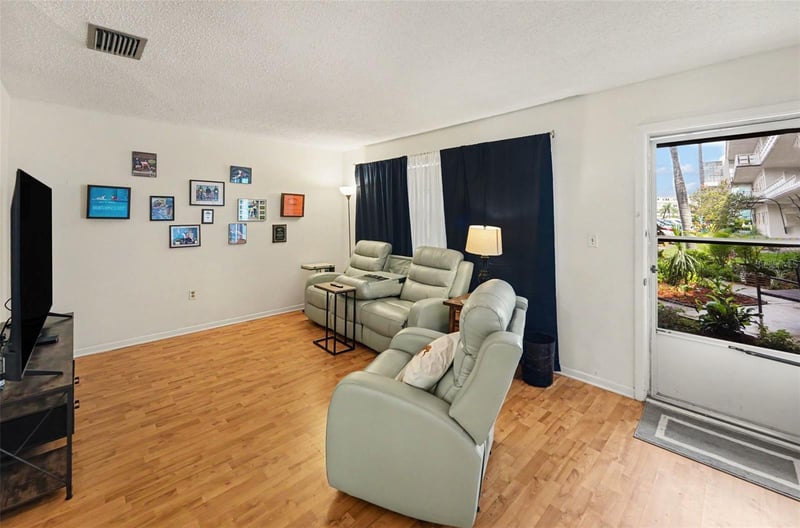 5530 80th St N #C101, St Petersburg, FL 33709