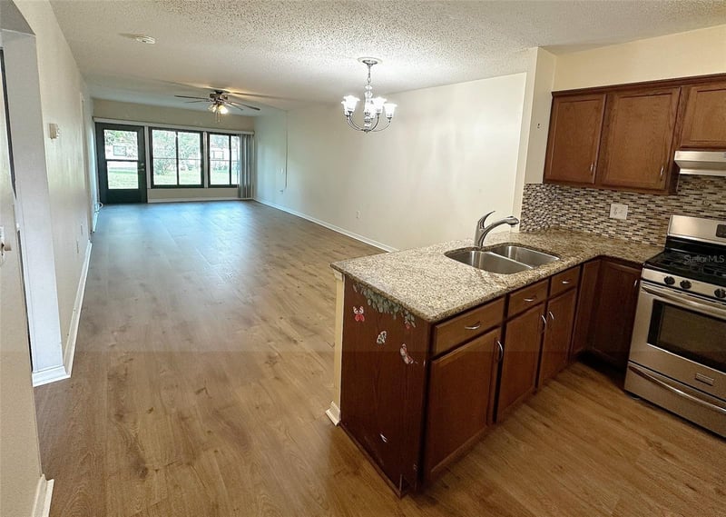 1279 Mission Hills Blvd, Clearwater, FL 33759