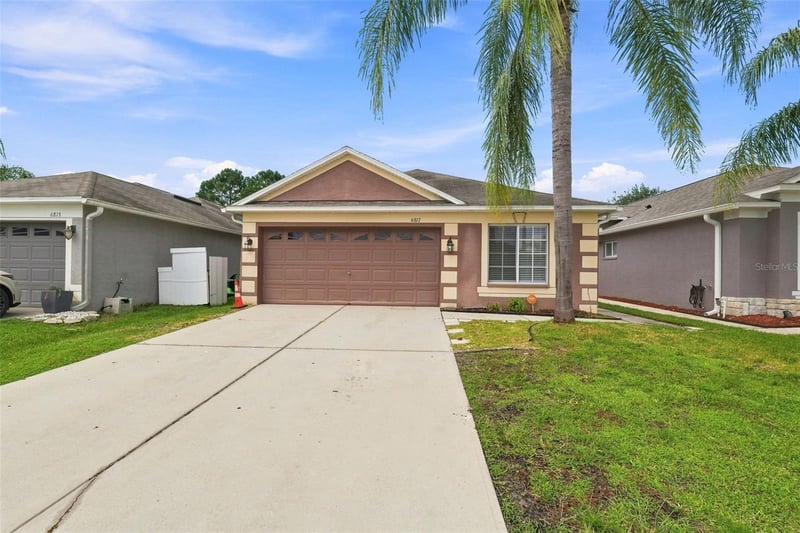 6817 Aramon Ct, Wesley Chapel, FL 33545