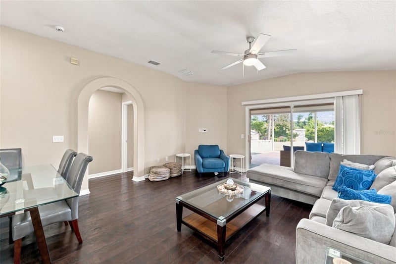 6817 Aramon Ct, Wesley Chapel, FL 33545