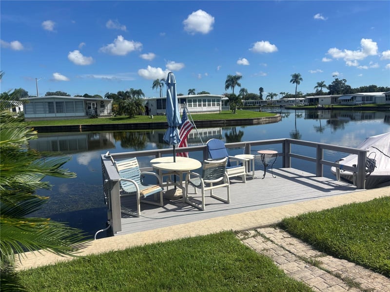 10229 S Lake Dr #171, Largo, FL 33773