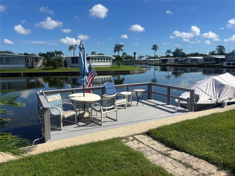 10229 S Lake Dr #171, Largo, FL 33773