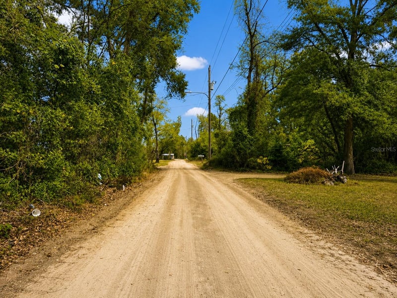 20710 Stewart Rd, Dade City, FL 33523