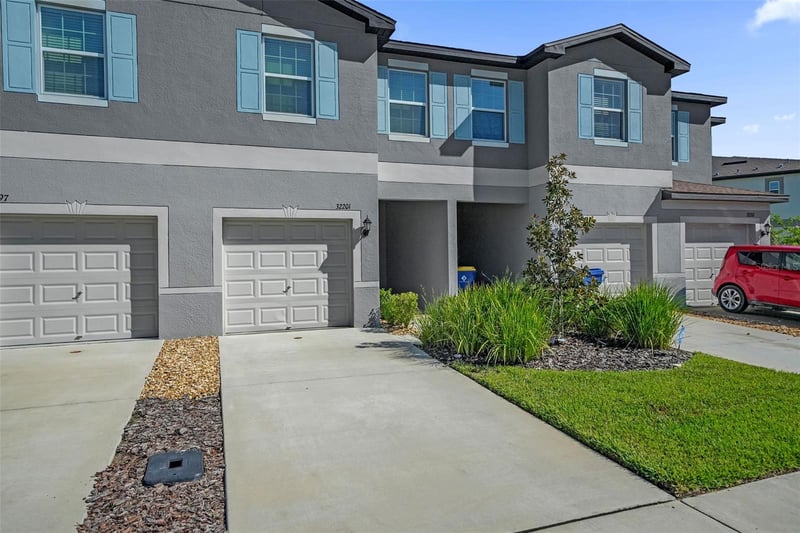 32201 Powderpuff Mimosa Dr, San Antonio, FL 33576