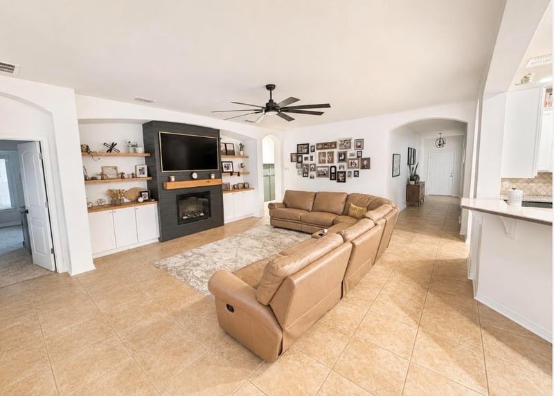 1518 Rhodeswell Ln, Dover, FL 33527