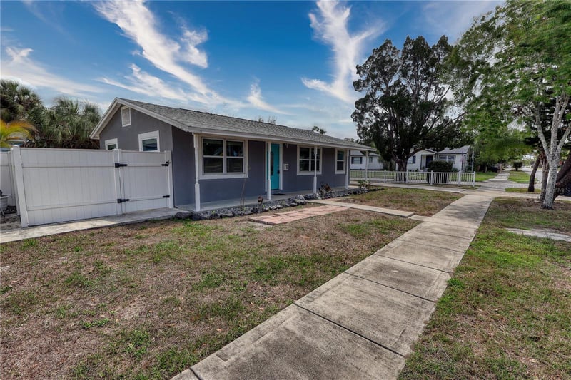 116 44th St S, St Petersburg, FL 33711