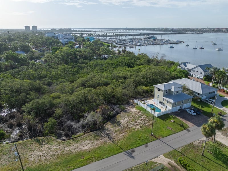 13th Ave W, Palmetto, FL 34221