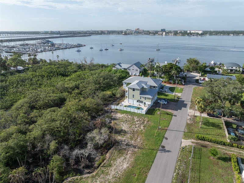 13th Ave W, Palmetto, FL 34221