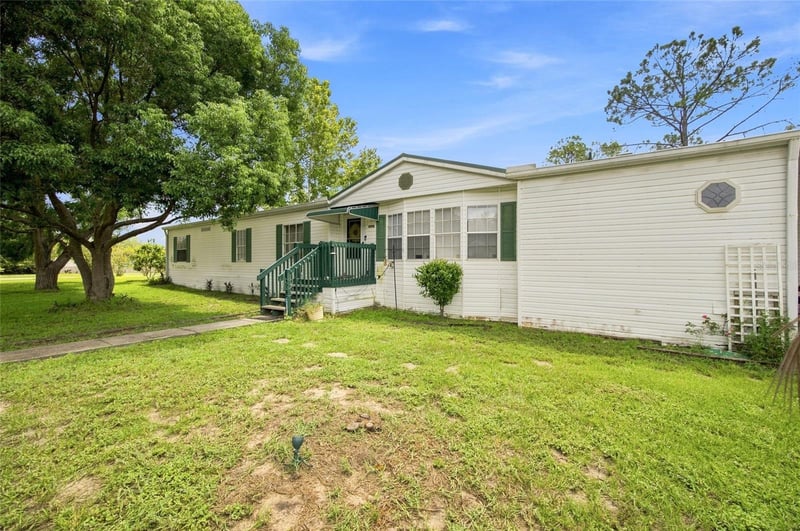 12818 Hawk Hill Dr, Thonotosassa, FL 33592