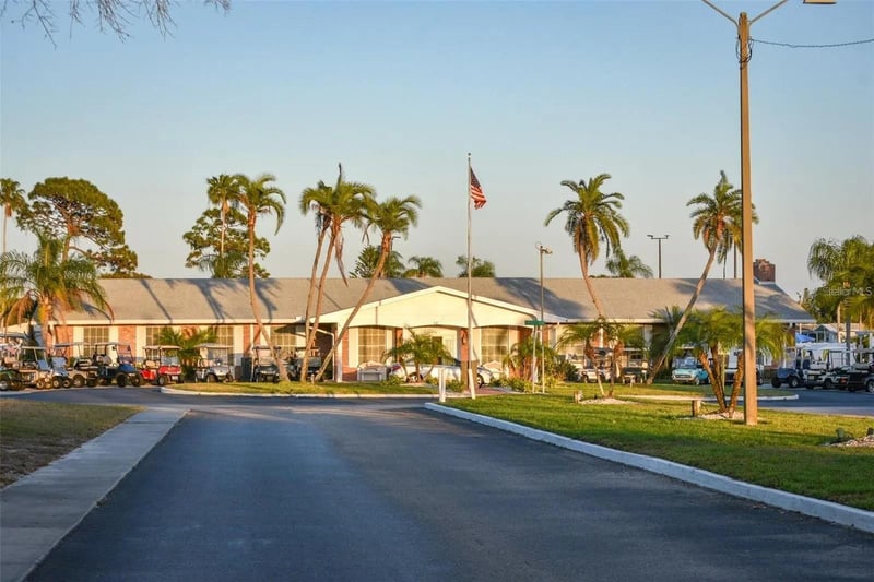 183 Philadelphia Blvd #22, Palm Harbor, FL 34684