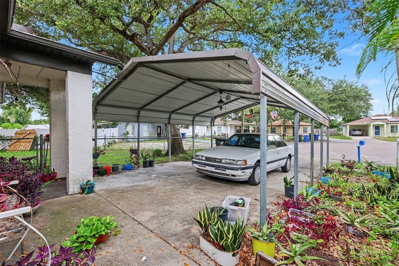 1506 Fish Fin Ct, Tampa, FL 33619