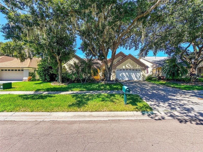 9542 Pebble Glen Ave, Tampa, FL 33647