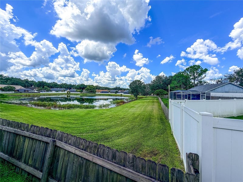 9542 Pebble Glen Ave, Tampa, FL 33647