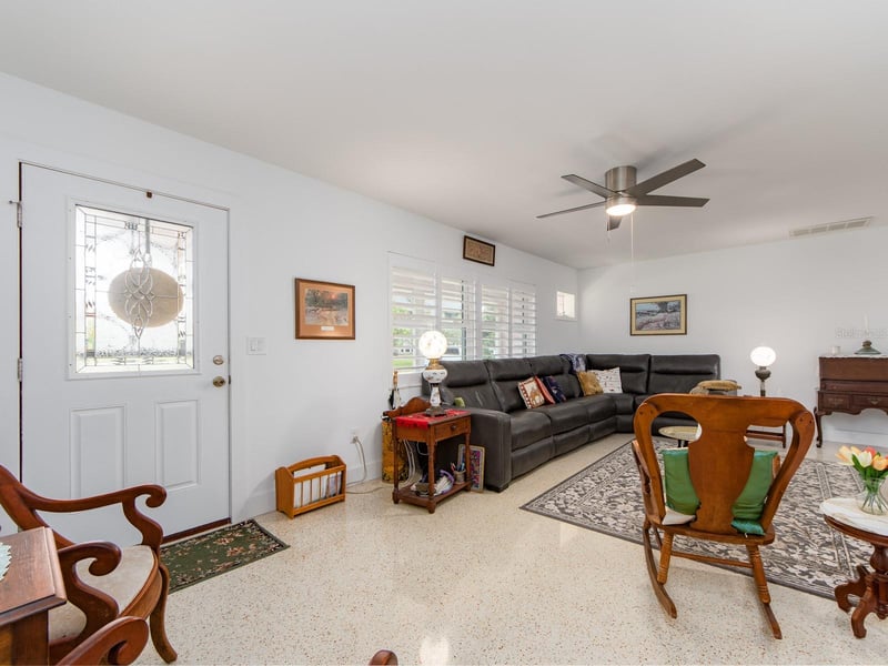 63 Nicholas Dr, Dunedin, FL 34698