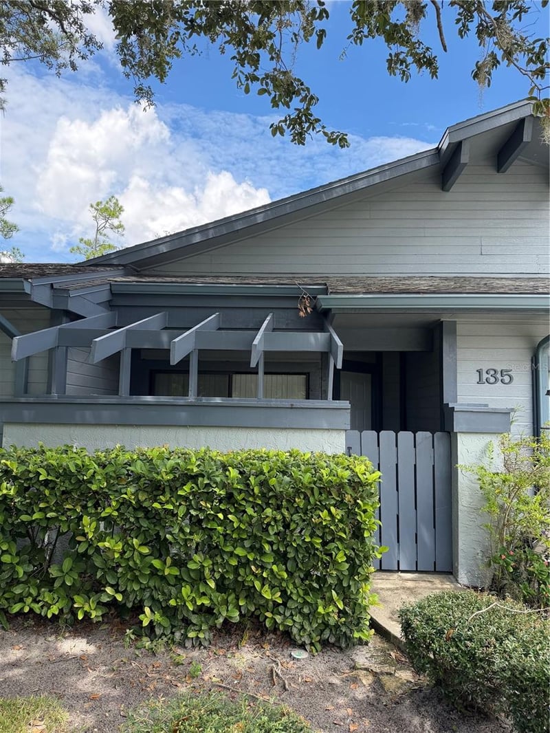 135 Pinewinds Blvd, Oldsmar, FL 34677