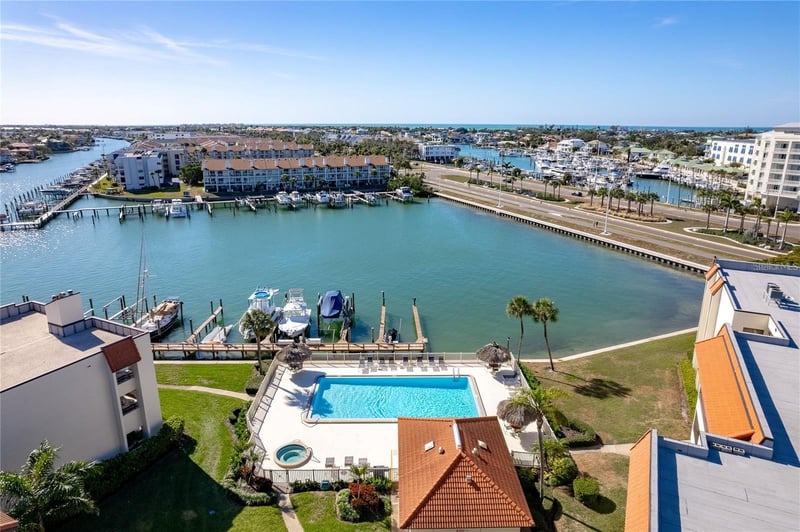 120 1st St E #108, Tierra Verde, FL 33715