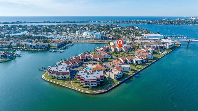 120 1st St E #108, Tierra Verde, FL 33715