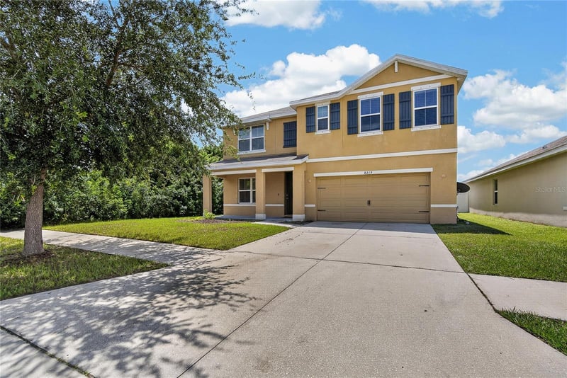 8219 Bilston Village Ln, Gibsonton, FL 33534