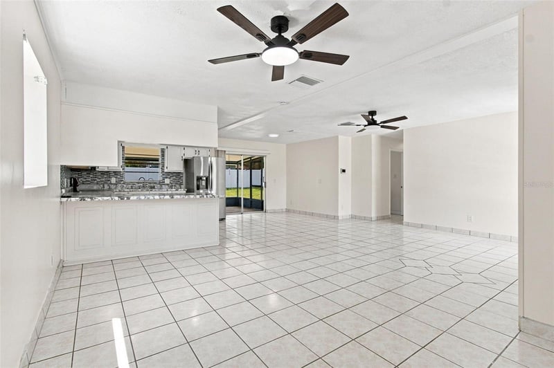 1719 Julian Ln Dr, Tampa, FL 33619