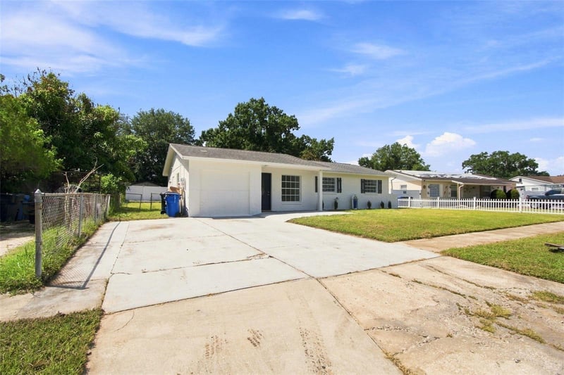 1719 Julian Ln Dr, Tampa, FL 33619