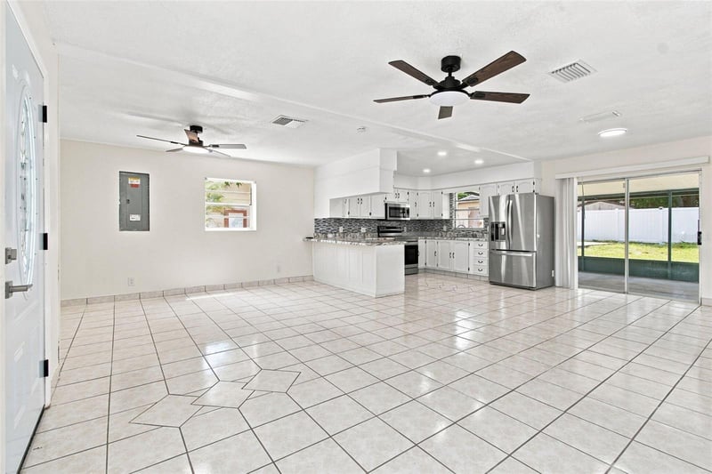 1719 Julian Ln Dr, Tampa, FL 33619