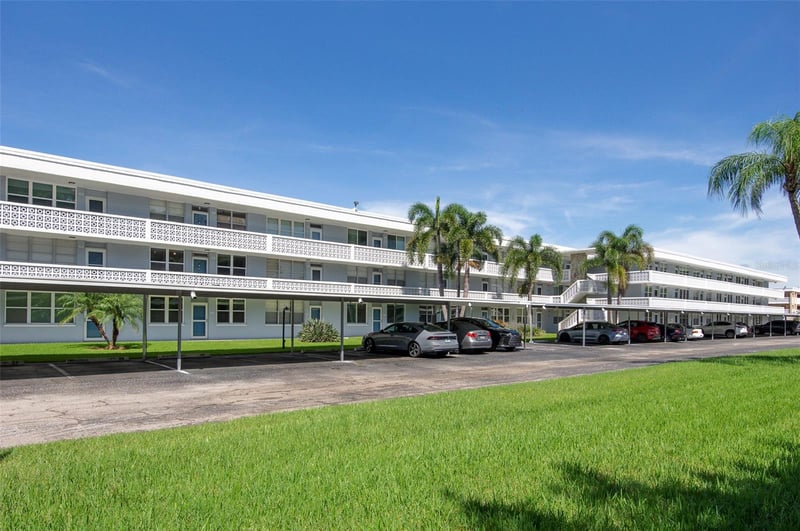 4720 Locust St NE #219, St Petersburg, FL 33703