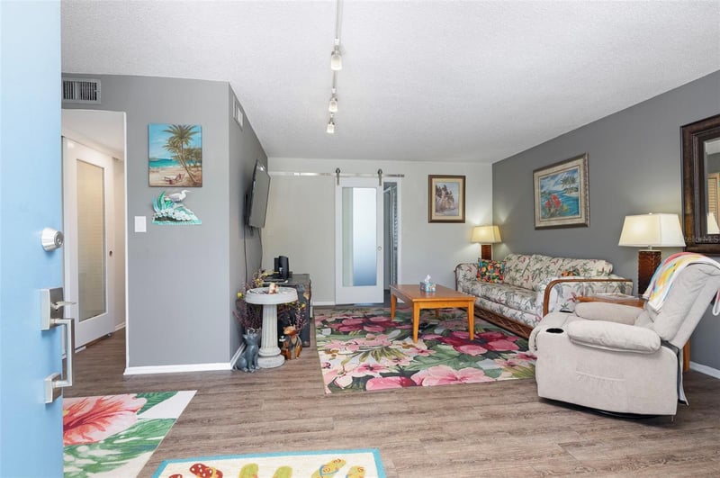 4720 Locust St NE #219, St Petersburg, FL 33703