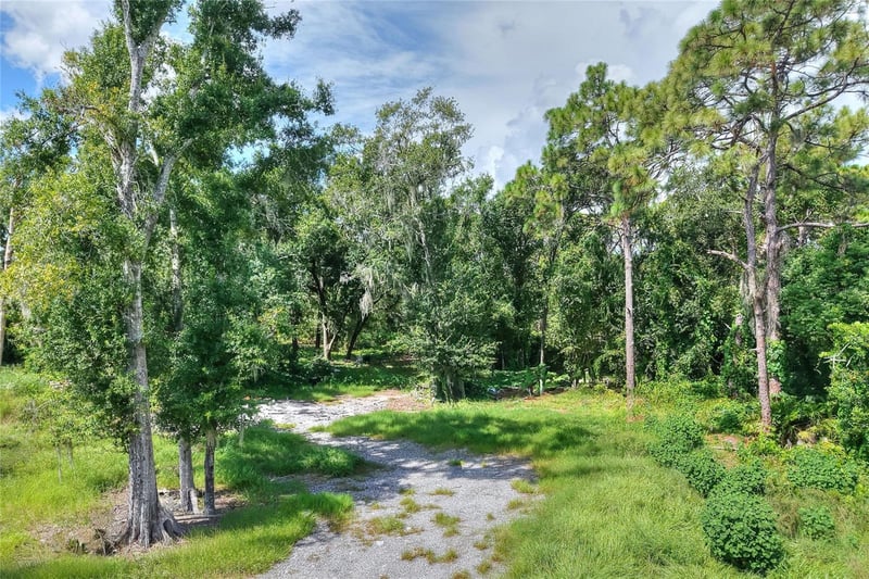 SE 33rd St, Ruskin, FL 33570