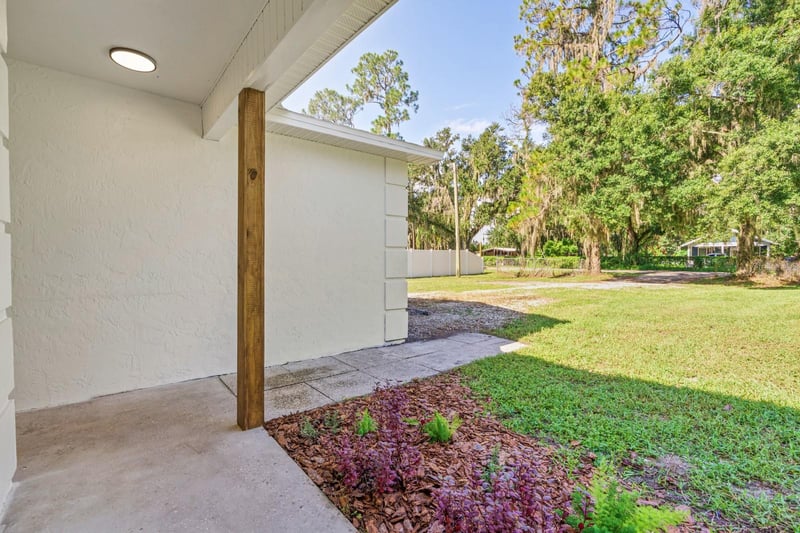 414 S Wiggins Rd, Plant City, FL 33566