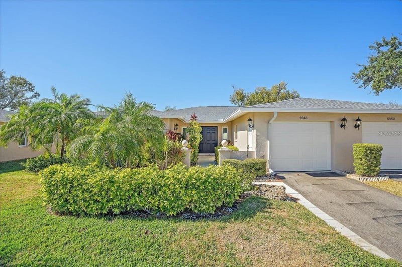 6948 W Country Club Dr N #V-81, Sarasota, FL 34243