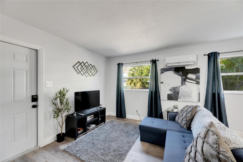 4513 W Mcelroy Ave, Tampa, FL 33611