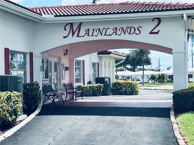 9677 41st St N, Pinellas Park, FL 33782