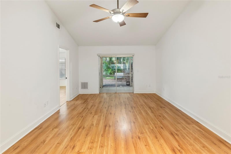 321 Dover Ct E, Safety Harbor, FL 34695