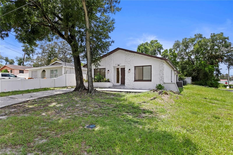 8520 N Branch Ave, Tampa, FL 33604