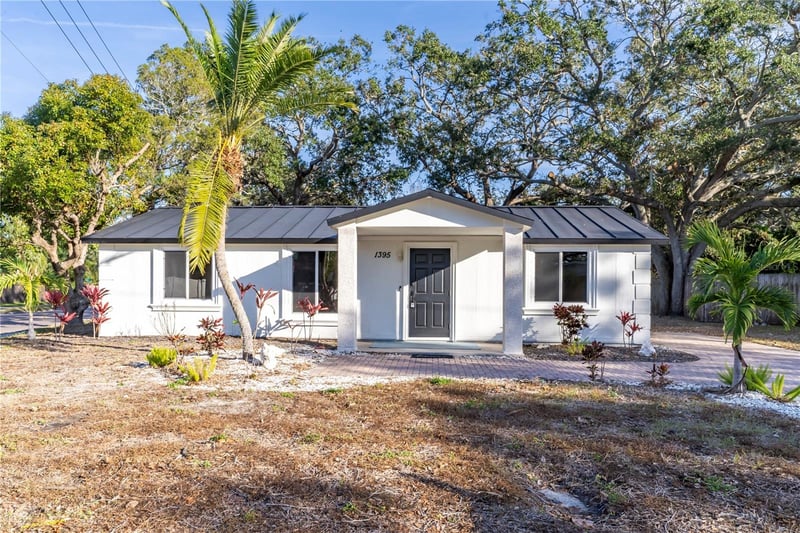 1395 Davis Rd, Dunedin, FL 34698