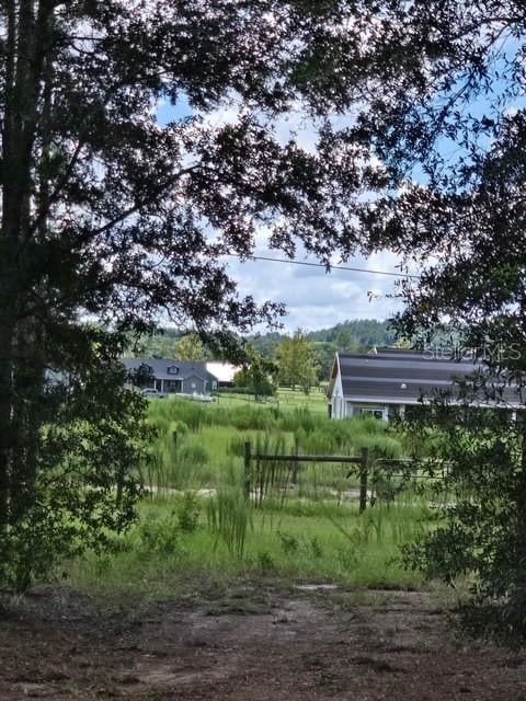 18505 Holloway Ln, Dade City, FL 33523