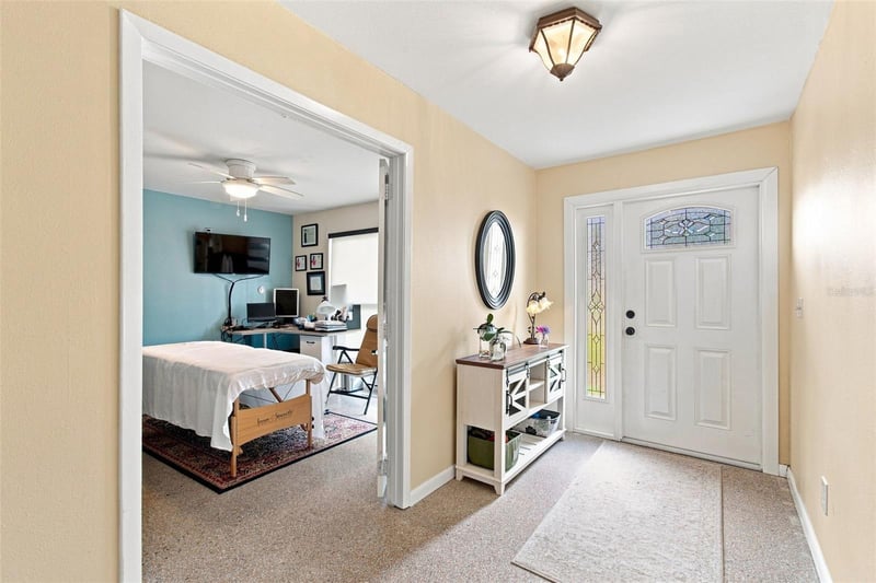 2609 Auburn Ave W, Tampa, FL 33614