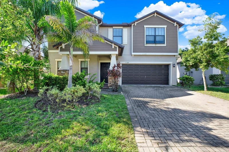 10207 Count Fleet Dr, Ruskin, FL 33573