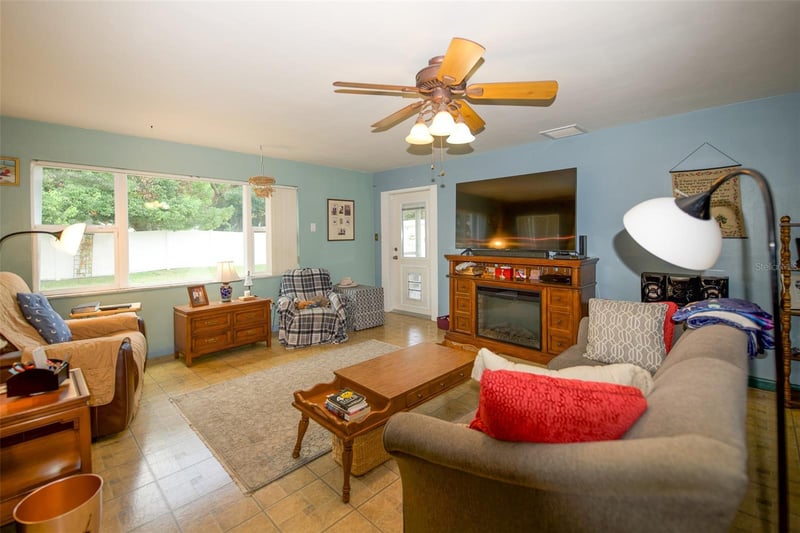 29835 69th Way N, Clearwater, FL 33761