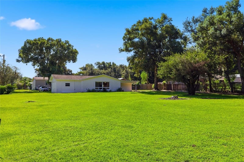 39250 Miramar Dr, Zephyrhills, FL 33540