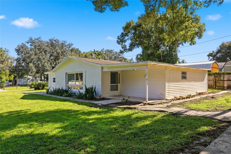 39250 Miramar Dr, Zephyrhills, FL 33540