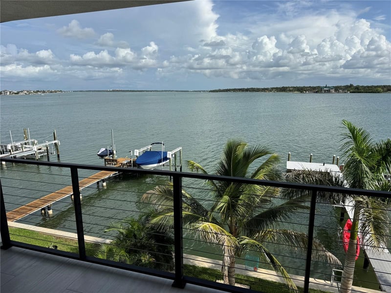 7973 Causeway Blvd N, St Petersburg, FL 33707