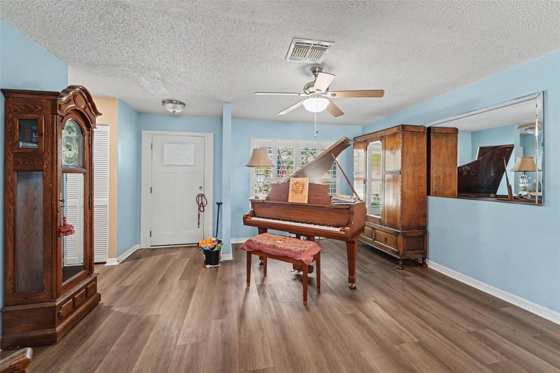 8521 Cedarview Ct, Port Richey, FL 34668