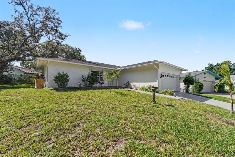 8521 Cedarview Ct, Port Richey, FL 34668