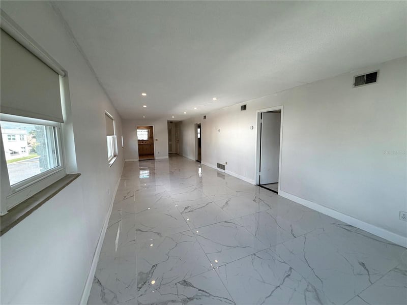 5287 81st St N #26, St Petersburg, FL 33709