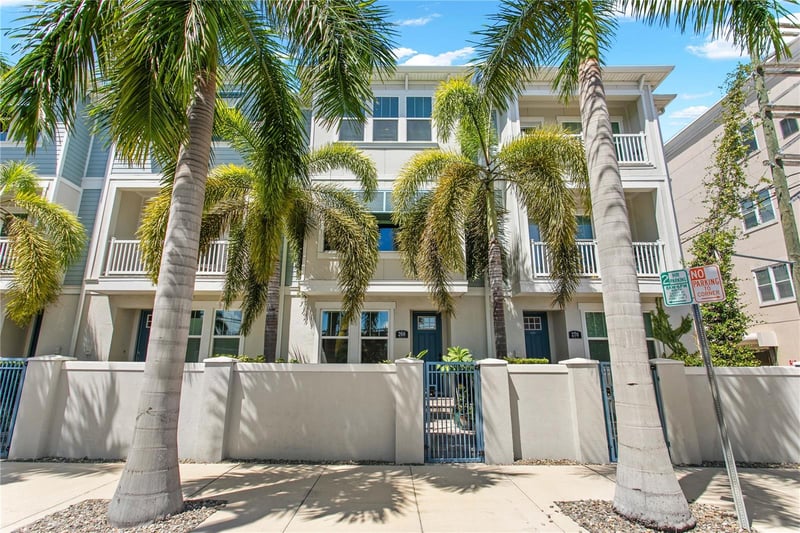 268 8th St N, St Petersburg, FL 33701