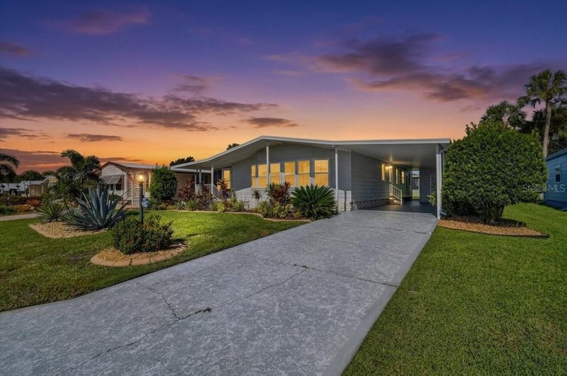 8534 Imperial Cir, Palmetto, FL 34221