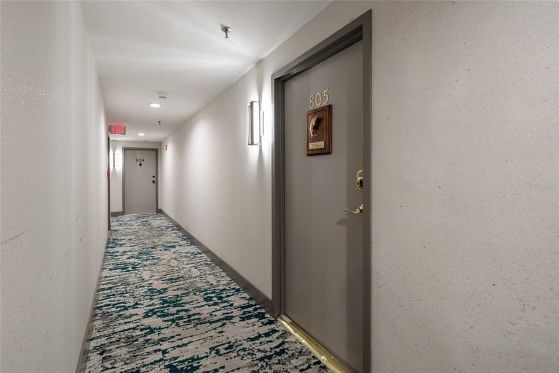 7650 Bayshore Dr #805, Treasure Island, FL 33706